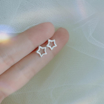 Star Stud K&otilde;rvar&otilde;ngad Naiste Mori seeria armsad ja v&auml;ikesed mini-&otilde;&otilde;nsad viieharulised t&auml;hek&otilde;rvar&otilde;ngad, ni&scaron;ikujundus