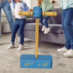 Pogo Jump h&uuml;ppav m&auml;nguasi k&otilde;rge kepp m&auml;nguv&auml;ljaku lasteaia kehatreeninguks sinine