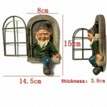 Uksest v&auml;ljas p&auml;kapikk/aknapuu kallistaja Naughty Garden Gnome Statue Tree Decor