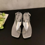 Moodsad naiste sandaalid 2025 Suvi Uus Mood Vabaaja V&auml;litingimustes Rannakinga Klipsvarbad Naiste Kiil Metallist Dekoratiivsed Sandaalid Zapatos Mujer 35 h&otilde;be