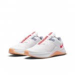Nike MC Trainer 'Platinum Tint Chile Red' CU3580-004 Meeste Kingad EU 44.5 hall/plaatina