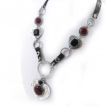 NOA [G5918] - Collier Cr&eacute;ateur 'Love' rouge punane