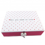 Pusheen [P5788] - Coffret &agrave; Bijoux 'Mots d'Amour' fuschia noir (All you need is Love) - 22x16. 5x5. 5 cm valge