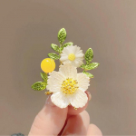 Interneti-kuulsuste karikakra lillepross, roosa valge roheliste lehtedega karikakra kr&uuml;santeemn&otilde;el naiselik &uuml;likond korsaat