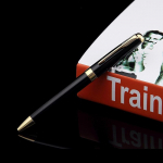 Metallist p&ouml;&ouml;rlev pastapliiats Creative Business Advertising Gift Medium Oil Pen punane