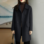 Naiste &uuml;hev&auml;rviline pikkade varrukatega kaherealine keskmise pikkusega taskuvillane mantel M