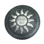 Aia astumiskivi helendav pimeduses liblikas putukas vaik aia kivi kuu p&auml;ike t&auml;ht astumiskivi terrassile murule J