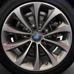&Uuml;hildub BMW 5. seeria 525li, 535, 520, 530 ja 528 velgedega; saadaval 17 , 18 ja 19 alumiiniumvelgede ja rehvidega.