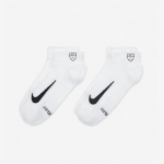 Nike U NK Multiplier Low 2PR Golfisokid S valge