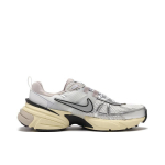 NIKE naiste vabaajajalatsid, W NIKE V2K RUN tossud, FD0736-100 38 hall v&auml;rv/valge