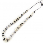 NOA [K0166] - Collier Cr&eacute;ateur 'Coloriage' noir ivoire must