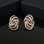 Disainer kuldset tooni k&otilde;rvar&otilde;ngad