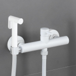 Tualettbidee pihustikomplekt Messing Kahekordse kasutusega bidee segisti Vannituba Kuum ja K&uuml;lm Pihusti Du&scaron;&scaron; Bidee Segisti K&otilde;rgsurvep&uuml;stol valge