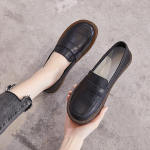&Uuml;ksikud Kingad Nahast Valged Kingad Lame Tallaga Mokassiinid 35 valge