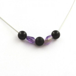 Pierres et Min&eacute;raux. Collier perles Agate noire 8 mm + Am&eacute;thyste du Br&eacute;sil + Onyx noir mat Chaine en acier inoxydable.