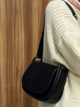 Lihtne ja mitmek&uuml;lgne tekstuuriga retro sadulakott Crossbody v&auml;ike kott Naiste suvine &otilde;lakott 20*8*16 must