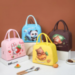 Bento kott t&otilde;mblukuga, tugevdatud k&auml;epidemega, suure mahutavusega armas multifilmi termiline l&otilde;unakott hoiab teie toidu v&auml;rskuse tundide kaupa kollane