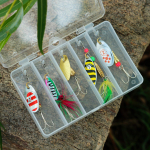Fishing Jig 5tk koos karbiga Metallist jigging kalap&uuml;&uuml;gi landid Plii konksud Spinner Bait Jigging Spoon Lure 5pcs mitmev&auml;rviline