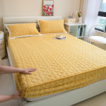 3 tk / komplekt sooja piima sametvoodi Kolmeosaline lilleline sametne pinnakaitse kate voodilina tolmukate 90*200 kohv