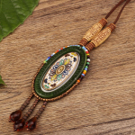 Etnilises stiilis Nepali ehted, nahast kaelakee, eksootiline disain, k&auml;sitsi kootud vintage B&ouml;&ouml;mi esemed