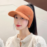 Uus naiste pehme talvem&uuml;ts Kunstkarusnahast soe hobusesabam&uuml;ts Moodne kaunistus nokam&uuml;ts naistele vabaaja k&otilde;rvaklapiga kootud m&uuml;ts 55cm-58cm khaki