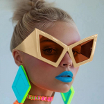 1 tk &uuml;lisuured kassisilmade p&auml;ikeseprillid naiste suure raamiga 2024 luksusbr&auml;ndi Shield punk p&auml;ikeseprillid naistele tuulekindlad prillid UV400