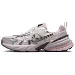 Nike V2K Run Platinum Tint Summit White Cave Stone Metallic Silver Naiste tossud FD0736-010 42 hall v&auml;rv