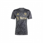 adidas Manchester United Stone Roses m&auml;ngueelne s&auml;rk Aasia suuruses 'Must' Meeste IQ1566 S
