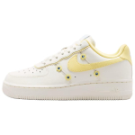 Nike Air Force 1 07 LX Mugavad Pehmed Hingavad Tossud Naiste tossud Valge Kollane IW2348170 38 white