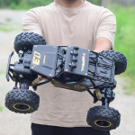 RC auto m&auml;nguasja veoauto Maastikuauto kaugjuhtimispuldiga auto COOL must 4WD 2,4G vanker roomikautod kingitused
