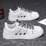 Meestekingad 2023. aasta uued suvised hingavad vabaajajalatsid Lauakingade trend koos &otilde;uesporditudengite v&auml;ikeste valgete kingadega 39