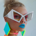 1 tk &uuml;lisuured kassisilmade p&auml;ikeseprillid naiste suure raamiga 2024 luksusbr&auml;ndi Shield punk p&auml;ikeseprillid naistele tuulekindlad prillid UV400