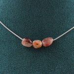 Pierres et Min&eacute;raux. Collier 3 perles Quartz rutile rouge du Br&eacute;sil Chaine en acier Collier femmes, hommes. Taille personnalisable.