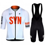 Valge S&uuml;nteetiline Suvine Hingav ja Mugav Meeste Jalgrattakomplekt L&uuml;hikeste Varrukatega Jersey ja Traksidega P&uuml;ksid Punane Logo Maastikurattariided XL