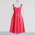 Prantsuse elegantne &uuml;he&otilde;laline tikitud kleit - Kevad 2025 kollektsioon Medium roosa punane v&auml;rv