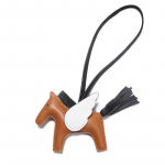 Nahast Pegasuse ripatsi materjalipakett, V&auml;ikese hobuse tiivad, Nahast hobuse armastuse koti aksessuaarripats