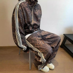 2026 Meeste Retro Leopardimustriga Streetwear Treeningjakk ja P&uuml;ksid M gray