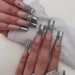 24 tk / komplekt Quick Nails Prantsuse teemant juhitav h&otilde;bedase &auml;&auml;ristusega False Nials kleebis Kantav veekindel manik&uuml;&uuml;r viimistletud k&uuml;&uuml;ned