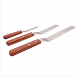 L-kujuline kumer koogiglasuurspaatli puidust k&auml;epidemega roostevabast terasest koogikreemi kaabits h&otilde;be