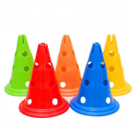 5 tk. Jalgpallitreeningu koonused koonilised takistusriba &auml;mbriga sildit&otilde;kked aukudega