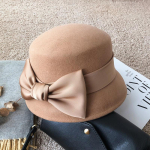 Elegantne villane m&uuml;ts naistele: Hepburnist inspireeritud vibu prantsuse retro Adjustable khaki