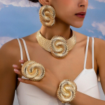 Moodne ehtekomplekt kaelakee k&auml;ev&otilde;ru k&otilde;rvar&otilde;ngad s&otilde;rmus naisele kuld