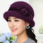 Talvine moodne m&uuml;ts naistele k&uuml;ljelt lillekaunistus k&uuml;&uuml;liku karusnahast kootud m&uuml;ts Daami temperamendi soe m&uuml;ts One size