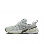 Nike V2K Run Light Pumice Naiste tossud FN6703-003 EU 35.5