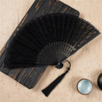 Bambusest Naiste K&auml;epiduriga Ventilaatorid K&auml;sit&ouml;&ouml; Kokkupandav Vana Hanfu Cheongsam Voldi Pits Ventilaator Must Naiste Tantsu Bambusest Ventilaator Kodu Kaunistus must