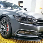 Volkswagen Magotan Passat B8 '16-'19 Esimese udutule raami ja esitule kulmukarva liist Gloss Black