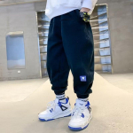 Lapsed poisid Cargo Joggers p&uuml;ksid elastne v&ouml;&ouml;koht vabaaja s&ouml;rkimisp&uuml;ksid all&auml;&auml;r lastele 5-15 aastastele v&auml;ikelastele poistele taskutega p&uuml;ksid 110 must