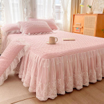 Tepitud voodiseelik kolmeosaline komplekt Four Seasons universaalne libisemisvastane voodikate S&uuml;damekujuline muster Paks puuvillane voodipesu 180x200cm 3pcs