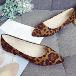 Naiste Mood Leopard Lamedad jalan&otilde;ud Naiste madala suuga &uuml;hekordsed kingad Daamile Populaarne Flock, terava varbaga jalatsid Naistele libisemine 34 helepruun v&auml;rv