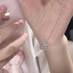 Roosa teemant kassikaelakee naiste kerge luksuslik ni&scaron;&scaron; armas tsirkoonist kassipea roostevabast terasest rangluukett